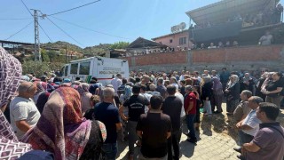 Kazada ölen kuzenler gözyaşlarıyla toprağa verildi