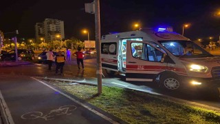 Kazaya sebebiyet verdi, kazazedelere Nasılsınız? dedikten sonra kaçtı: 3 yaralı