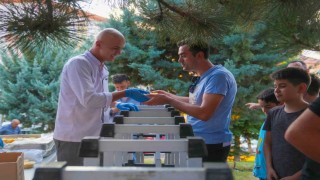 Kibar Feyzo filmi Keçiörende açık hava sinemasında gösterimdeydi