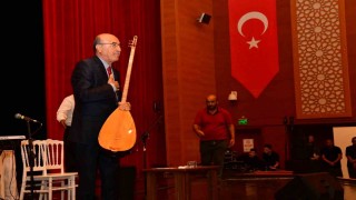 Kırşehir Belediyesine Neşet Ertaş heykeli sitemi