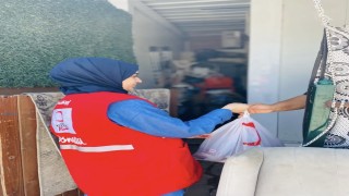 Kızılay, ihtiyaç sahibi ailelere adak eti dağıtımı gerçekleştirdi