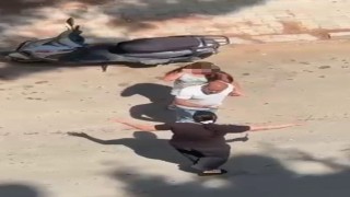 Kızını bıçakla kovaladı, o anlar kamerada