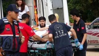 Kocaelide otomobiller çarpıştı: 2si çocuk 8 yaralı