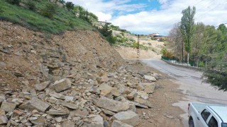 Konak Mahallesinde depremde zarar gören köprü ve yol yenilendi
