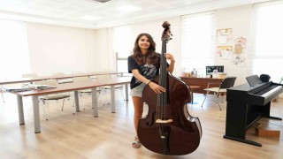 Konyaaltında geleceğin sanatçıları yetişiyor