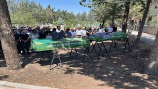 Konyada derede boğulan kız kardeşlere acı veda