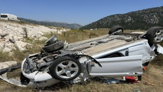 Konyada otomobil şarampole devrildi: 5 yaralı