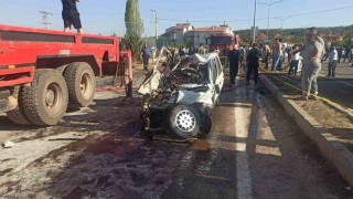 Konyada otomobil tırla çarpıştı: 3 ölü