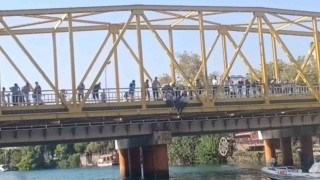 Köprüye çıkan şahsı Özel Güvenlik görevlileri vazgeçirdi