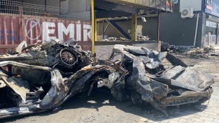 Korku dolu anlar: İşyeri ve hurda araçlar alevlere teslim oldu