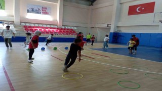 Korkutta kort tenisi antrenmanları devam ediyor