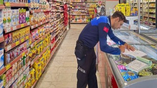 Köşk Belediyesi marketleri denetledi