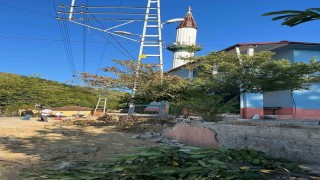 Köy yollarında genişletme çalışmaları sürüyor