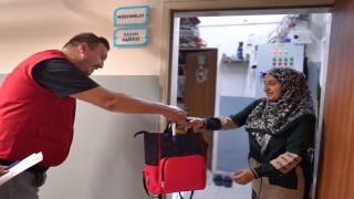 Küçükçekmece Belediyesi, ‘Yenidoğan Bebek Seti ile ailelerin yüzünü güldürüyor