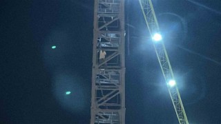 Kule vinçte intihara kalkışan şahsı, eşi ve yeğeni ikna etti