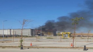 Kuluda inşaat halindeki yurt binasında yangın paniği