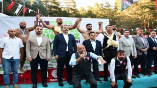 Kunduzda Başpehlivan Feyzullah Aktürk