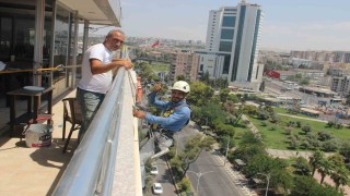 Kuş gibi süzülüp metrelerce yükseklikte çalışıyorlar