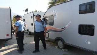 Kuşadasında zabıta ekiplerinden çadır ve karavan denetimi