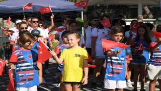 Kuşadasında Zafer Bayramı coşkusu tenis turnuvasıyla kutlanıyor