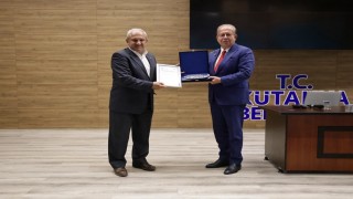 Kütahya Belediyesinden Zafer Haftasında Cihat Yaycı konferansı