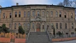 Kütahya Lisesinin tarihi taş binasına restorasyon