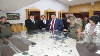 Kütahya Valisi Işın, Dumlupınar Kurtuluş Savaşı Müzesi ve Atatürk Karargâh Evini ziyaret etti