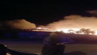 Kütahyada köyde çıkan yangında evler, samanlıklar ve ahırlar kül oldu