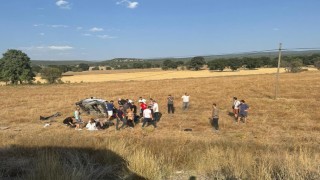 Kütahyada otomobil tarlaya uçtu: 5 yaralı