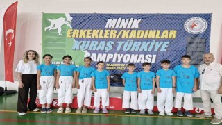 Kütahyalı minik kuraşçılardan gururlandıran başarı