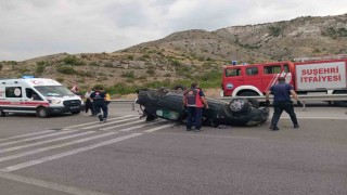 Lastiği kopan otomobil takla attı: 1 yaralı