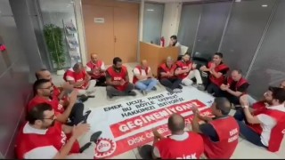 Maaşlarını alamayan işçiler, başkanın kapısına dayandı