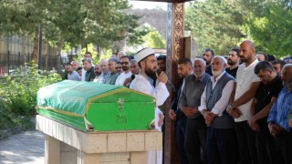 Maganda kurşunuyla hayatını kaybeden adam toprağa verildi