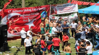 Mahmut Demirin memleketine ‘şampiyona jesti