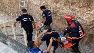 Malatyada dengesini kaybederek inşaat alanına düşen şahıs kurtarıldı