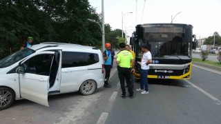 Malatyada halk otobüsü ile hafif ticari araç çarpıştı