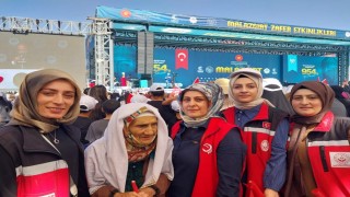 Malazgirt Zaferinin 954. yılında Erzurumlu Hüsna teyze dualarıyla tarihe tanıklık etti