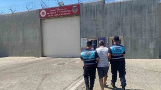 Manisada 30 yıl hapis cezasıyla aranan şahıs yakalandı