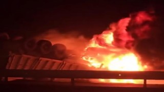 Mardinde tır sürücüsü, aracında yanarak hayatını kaybetti