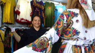 Mardinde yöresel kıyafetler turistlerin ilgi odağı oldu