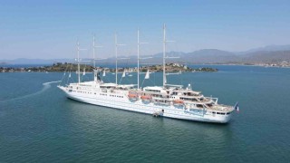 Mega yelkenli yolcu gemisi Club Med 2 Fethiyede