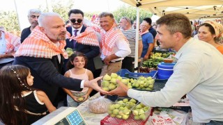 Menemende incir tadında festival vatandaşları buluşturdu