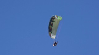 Merakla başladılar, şehrin uçan adamları oldular