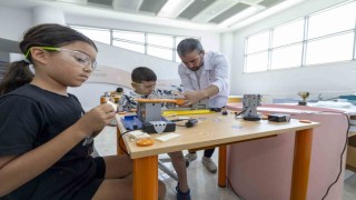 Mercan Bilim Merkezinde yaz tatili bilimle geçiyor