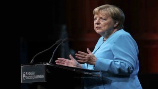 Merkel, 2015teki mülteci politikasını savundu: Değerlerimize uyumlu bir şey yapmak istedim