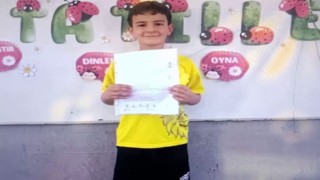 Mermer yüklü kamyon devrildi, sürücünün 7 yaşındaki oğlu hayatını kaybetti