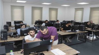 Mersin Büyükşehir Belediyesinden ücretsiz ofis programları eğitimi desteği