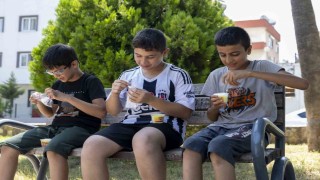 Mersinde çocuklara yaz boyu ücretsiz dondurma keyfi