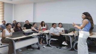 Mersinde ebeveynlerin çocuklarıyla iletişimine ışık tutuluyor