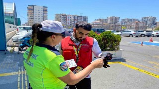 Mersinde motokuryelere trafik eğitimi